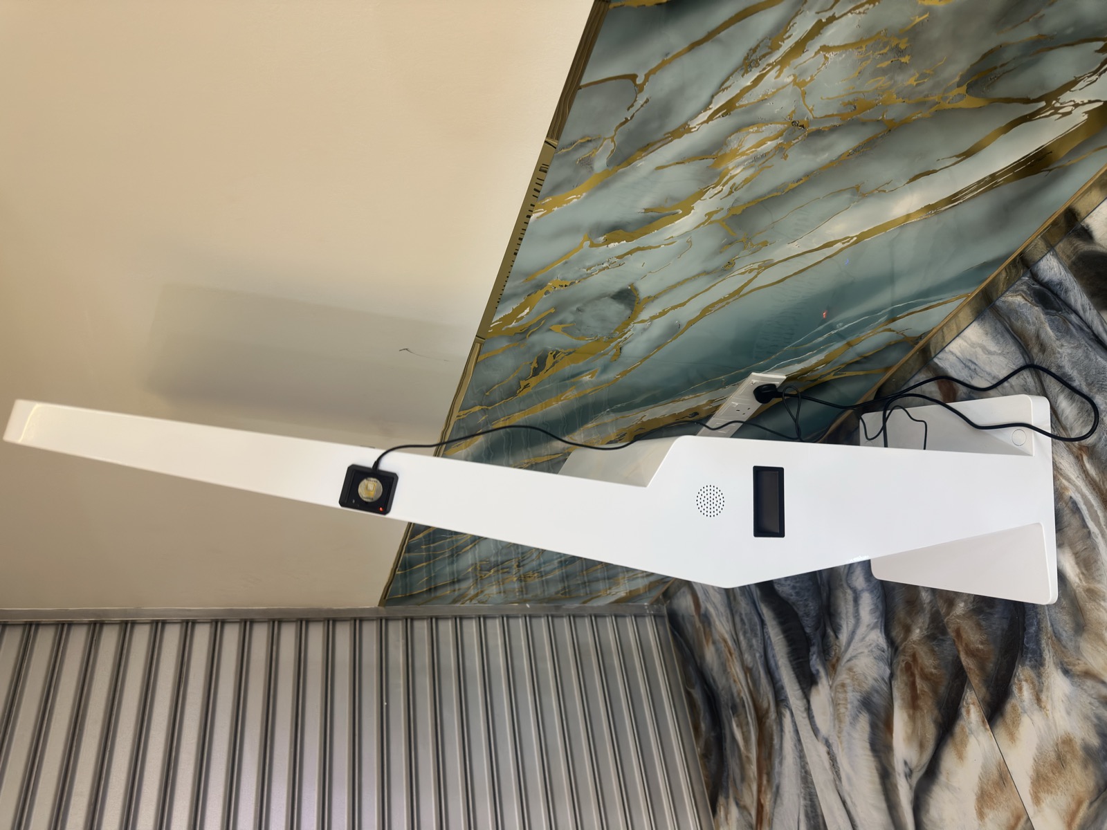 MoVo-X welcome screen — Selamat Datang, multilingual greeting at Klinik Muhibbah