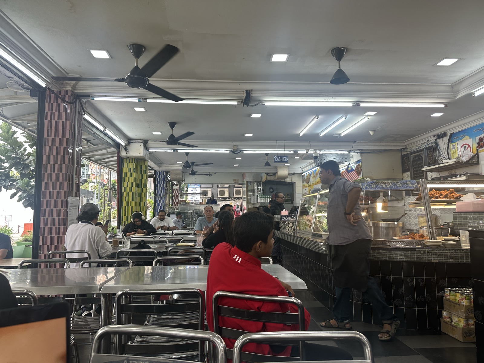 Inside Nasi Kandar Ar-Raziq